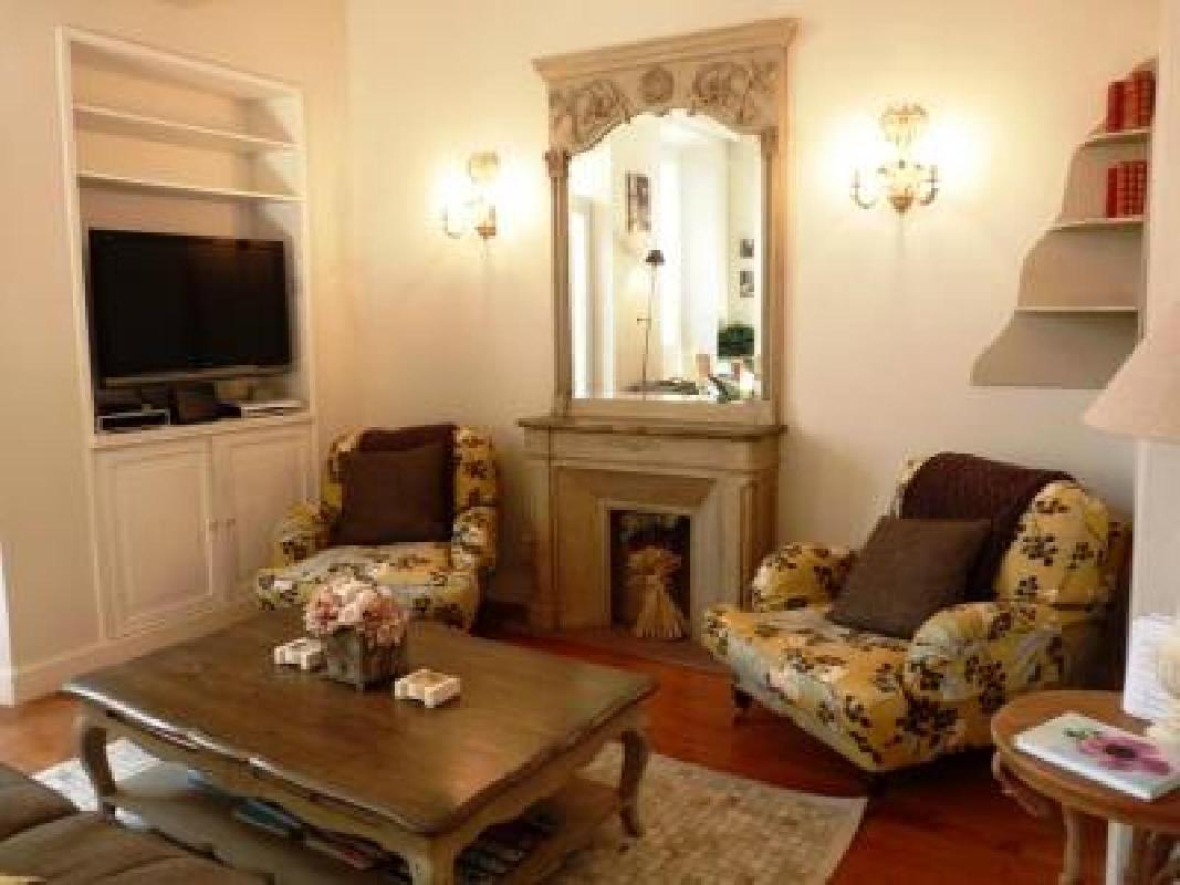 Beautifully decorated two bedroom apartment in the heart of Cannes five minutes walk from Palais - 409