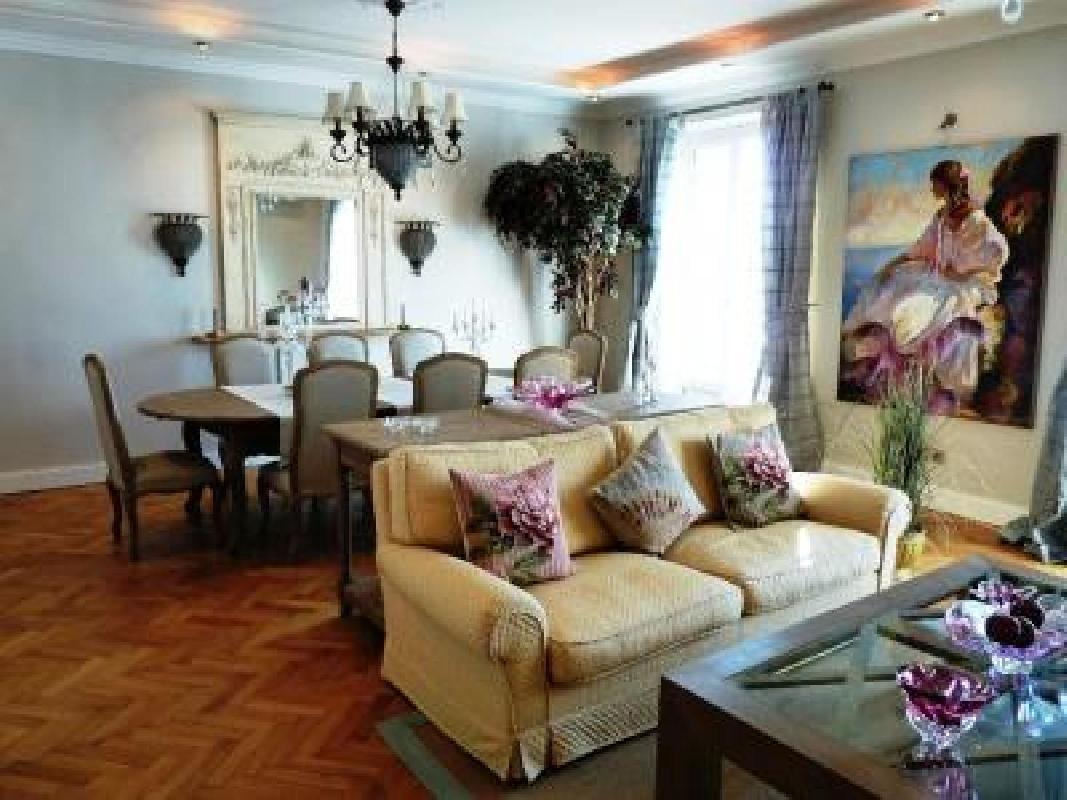 Charming 2 bedroom apt in Central Cannes walking distance to beaches Croisette and the Palais - 678
