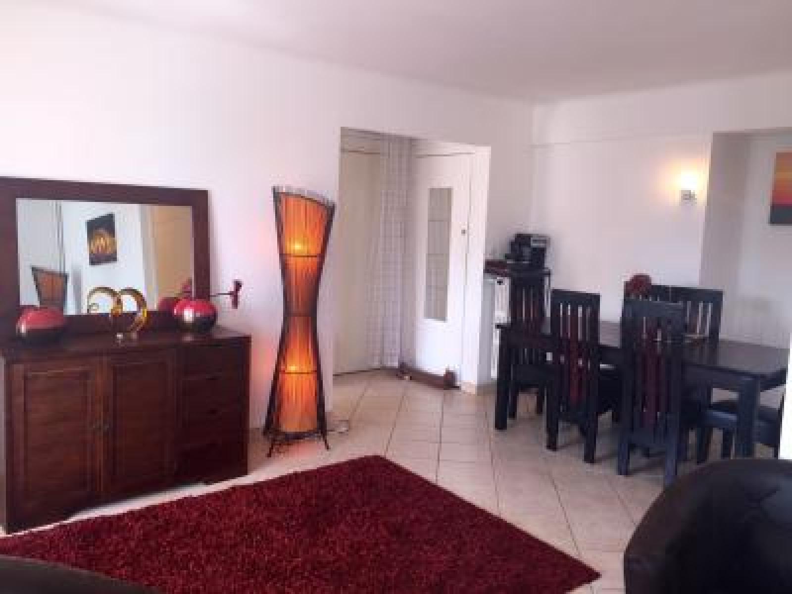 Pleasant 2 Bed Apartment in the calm Palm Beach area of Cannes with beaches nearby on all sides - 1525