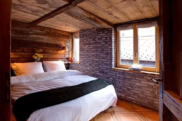 pristine bedroom linens in Chalet Heidi luxury apartment, holiday home, vacation rental