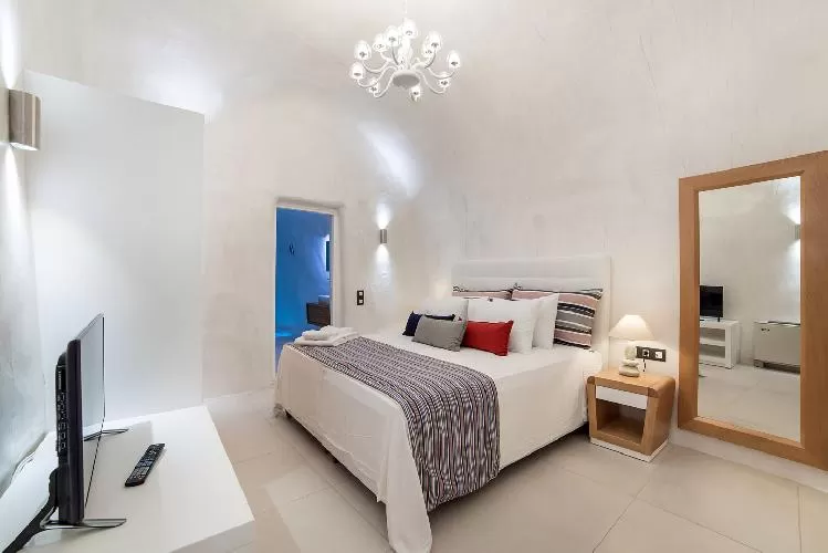 lovely Santorini Daydream luxury apartment, perfect vacation rental
