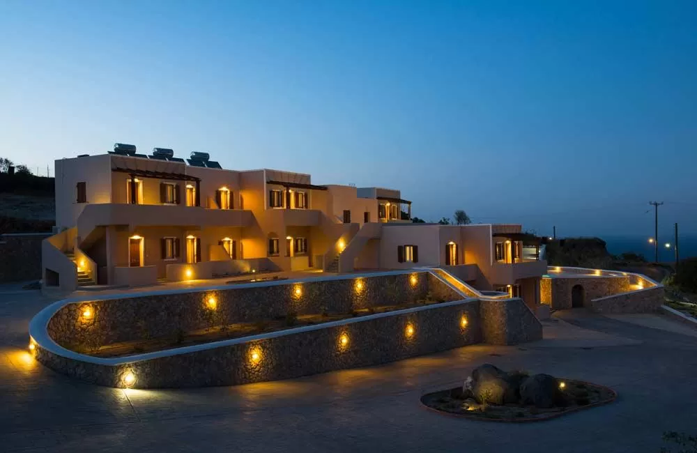 romantic Santorini Moonlight Long Vista luxury apartment, perfect vacation rental