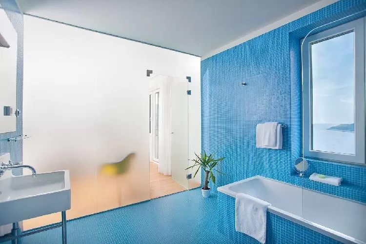 fascinating bathroom interiors of Luxury Villa Art Deco holiday home and vacation rental