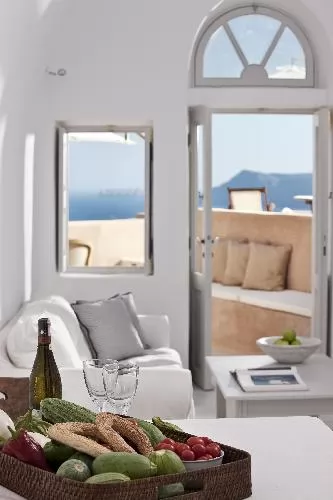 cool Santorini Armeni Galatia luxury apartment, perfect vacation rental