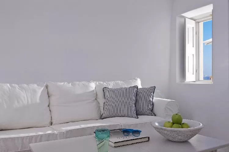 chic Santorini Armeni Galatia luxury apartment, perfect vacation rental