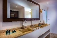 clean bathroom in Barthelemy Estate luxury apartment, holiday home, vacation rental