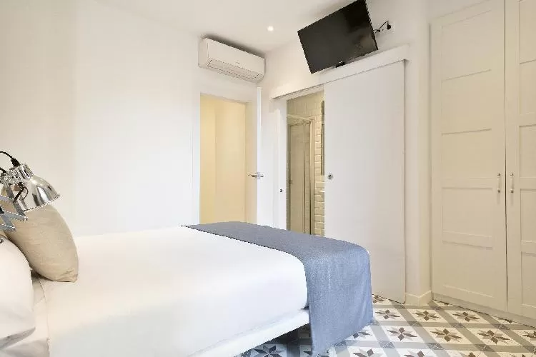 cool Barcelona Uma Suites - Sagrada Familia Apartment 1 luxury holiday home and vacation rental
