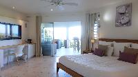 pristine bedding in Saint Barth Villa Au Coeur Du Rocher luxury holiday home, vacation rental