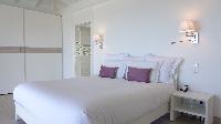 pristine bedding in Saint Barth Villa Au Coeur Du Rocher luxury holiday home, vacation rental