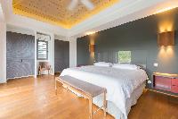 pristine bedding in Saint Barth Villa Lagon Vert luxury holiday home, vacation rental