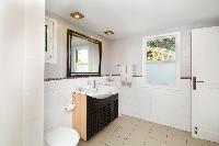 clean bathroom in Saint Barth Villa Lagon Bleu luxury holiday home, vacation rental