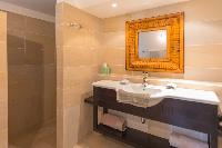 nice bathroom in Saint Barth Villa Lagon Jaune luxury holiday home, vacation rental