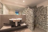 clean bathroom in Saint Barth Villa Lagon Jaune luxury holiday home, vacation rental
