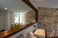 clean bathroom in Saint Barth Villa Wine Note luxury holiday home, vacation rental