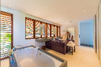 cool bathtub in Saint Barth Villa Sereno 3 luxury holiday home, vacation rental