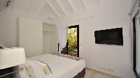 clean bedroom linens in Saint Barth Villa Cosy Amancaya luxury holiday home, vacation rental