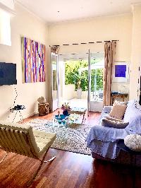 Very nice 2 bedroom, 2 bathroom apartment with terrace a few steps from the central Rue d'Antibes - 1783