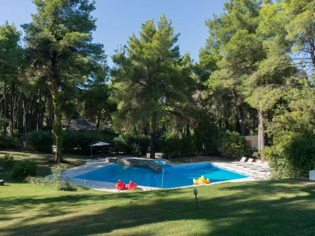 amazing swimming pool of Athens - Evergreen Villa luxury apartment