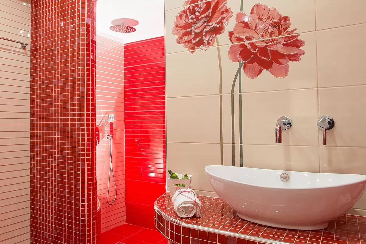 clean bathroom in Santorini Oasis Ruby luxury apartment, perfect vacation rental
