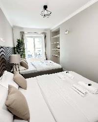 1578: Luxury Family Getaway near Place Vendome
