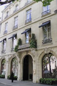 beautiful exterior of Saint Germain des Prés - Jacob 5 luxury apartment