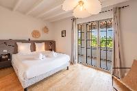 La Bastide des Jardins, provencal elegance close to the village