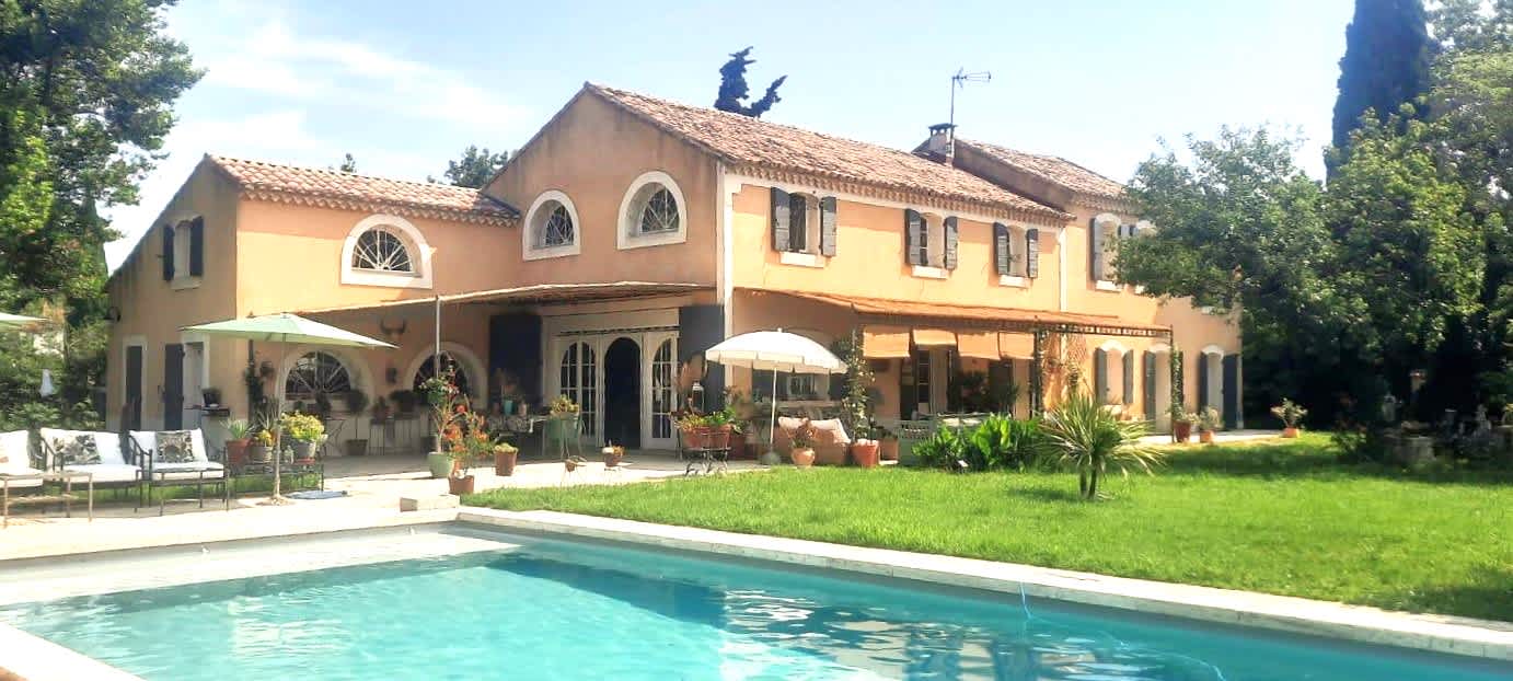 Large air-conditioned villa in Arles