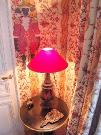 nice lamp in Saint Germaine des Prés aux Clercs luxury apartment