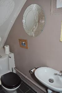 neat and trim lavatory of Paris - Saint Paul 3 SP3 luxury apartment