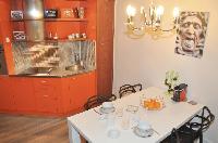 delightful dining area in Paris - Saint Paul 3 SP3 luxury apartment