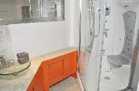 awesome bathroom in Paris - Saint Paul 3 SP3 luxury apartment