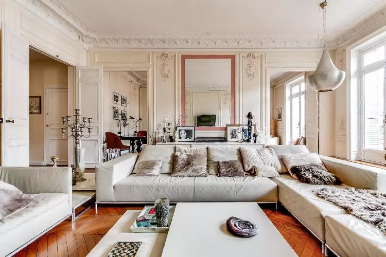 tasteful decorated 4-bedroom Paris luxury apartment with blend of both old and new Parisian style
