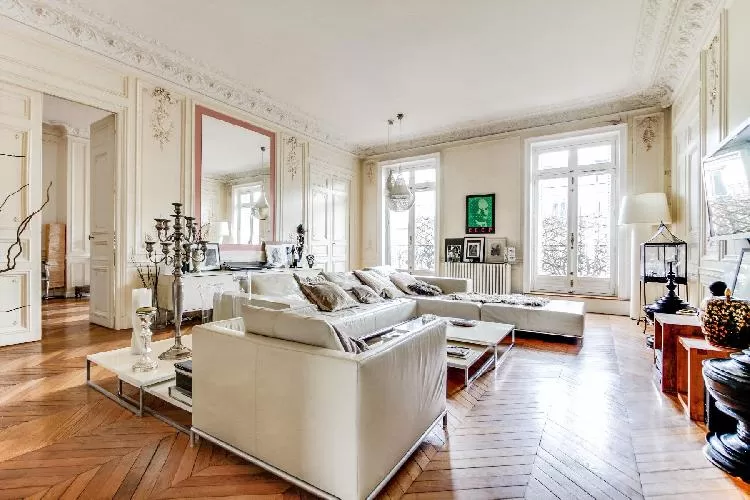 tasteful decorated 4-bedroom Paris luxury apartment with blend of both old and new Parisian style
