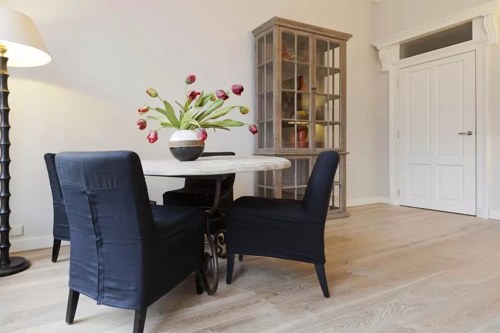 delightful dining area in Amsterdam - Apartment Lex B luxury apartment