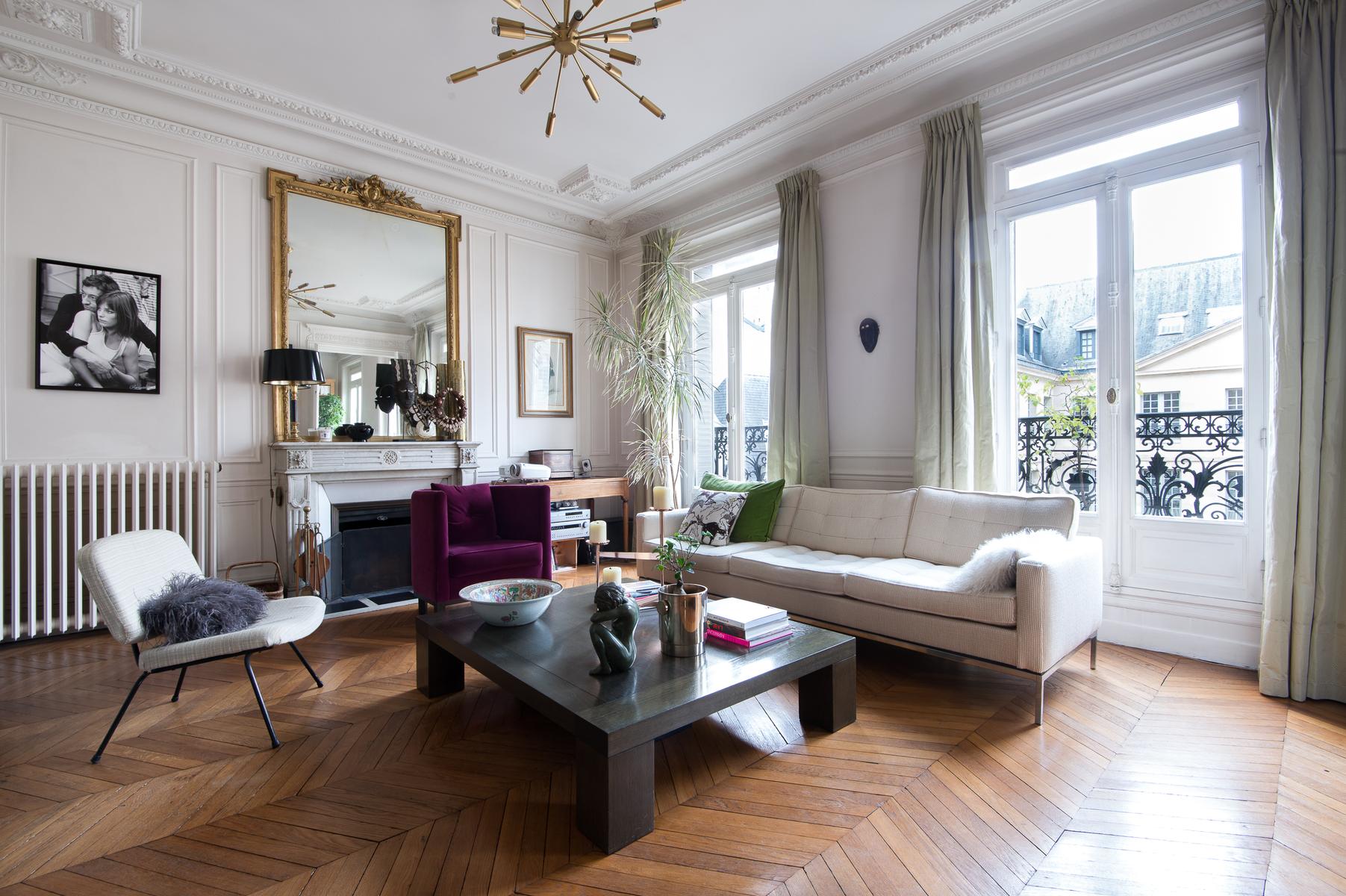 elegant Paris - Rue des Saints-Pères II luxury apartment and holiday home