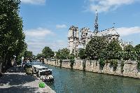 Cathédrale Notre-Dame de Paris and Seine river close to luxury apartment