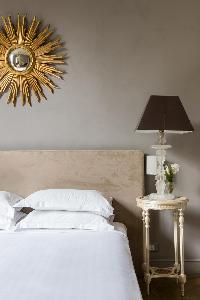 fresh and clean bed linens in Paris - Rue du Faubourg Poissonnière IV luxury apartment