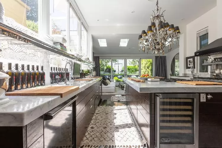 modern kitchen of San Francisco Central Mansion luxury apartment