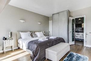 clean bed sheets in Champs Elysées - Matignon Penthouse luxury apartment