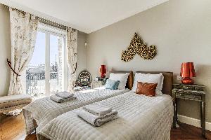 fresh bedroom linens in Champs Elysées - Matignon Penthouse luxury apartment
