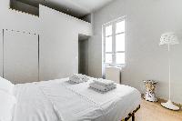 crisp and clean bedding ib Marais - Turenne 1 bedroom luxury apartment