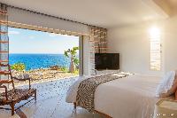 clean bed sheets in Saint Barth Villa Acamar luxury holiday home, vacation rental