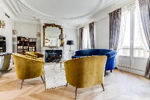fully furnished Notre Dame - Fleurs luxury apartment
