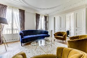 splendid living room of Notre Dame - Fleurs luxury apartment
