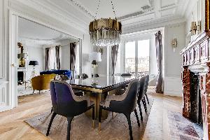 bright and breezy Notre Dame - Fleurs luxury apartment