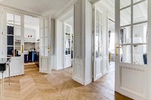 airy and sunny Notre Dame - Fleurs luxury apartment