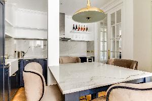 awesome kitchen of Notre Dame - Fleurs luxury apartment