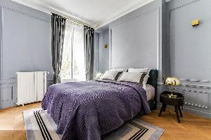 clean and neat bedding in Notre Dame - Fleurs luxury apartment