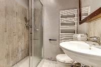 neat and nice bathroom in Port Royal - Les Gobelins luxury apartment