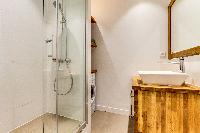 relaxing bathroom ib Trocadero - Longchamps luxury apartment